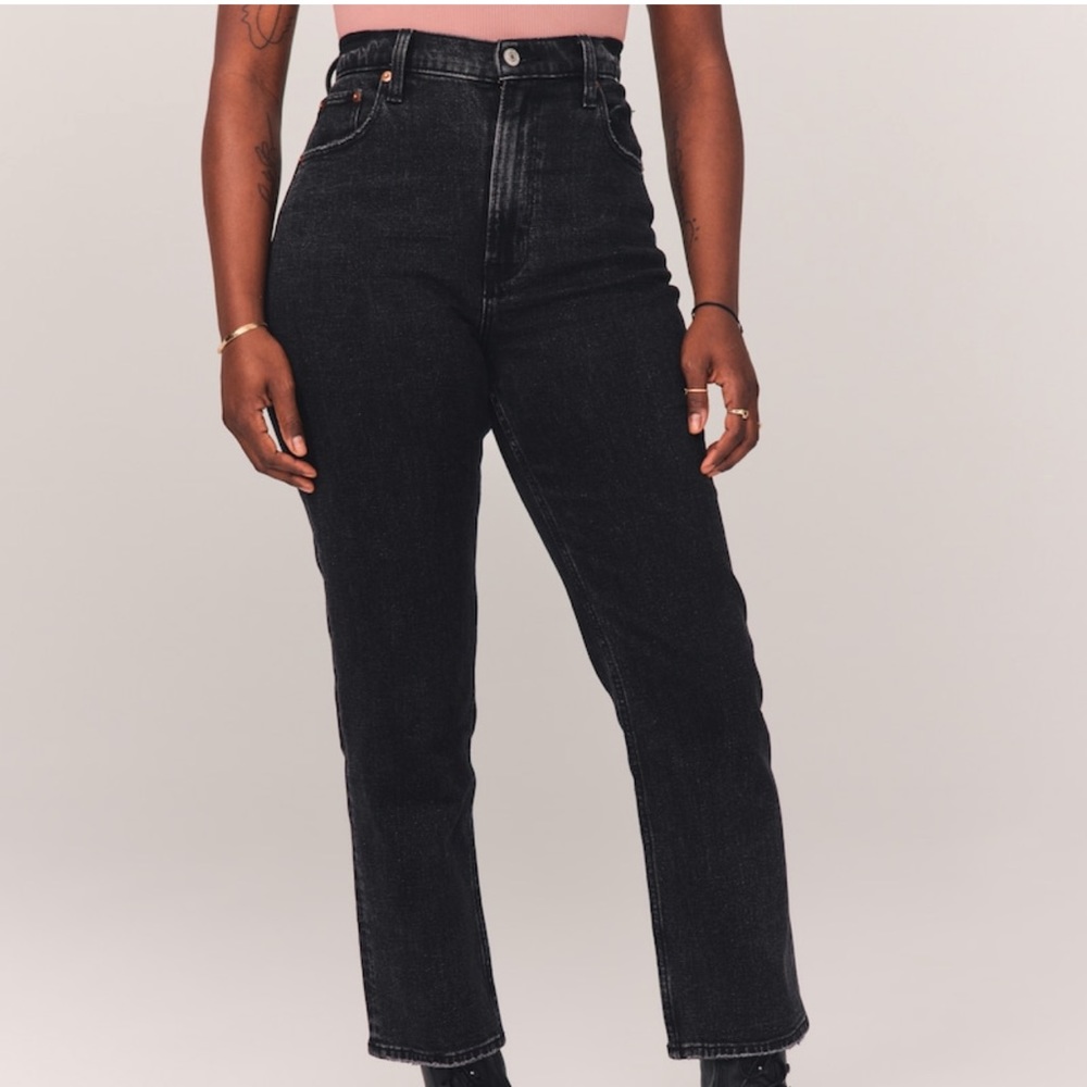 Abercrombie & Fitch Ultra High Rise Ankle Straight 27/4R MISTAGGED